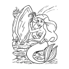 pagina da colorare: La sirena tiene una forchetta pettinata dallo specchio