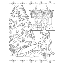 pagina da colorare: Ariel all'albero di Natale con regali e un camino